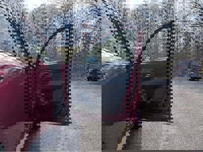 Used 2025 Nissan Kicks SR w/ SR Premium Package image 13