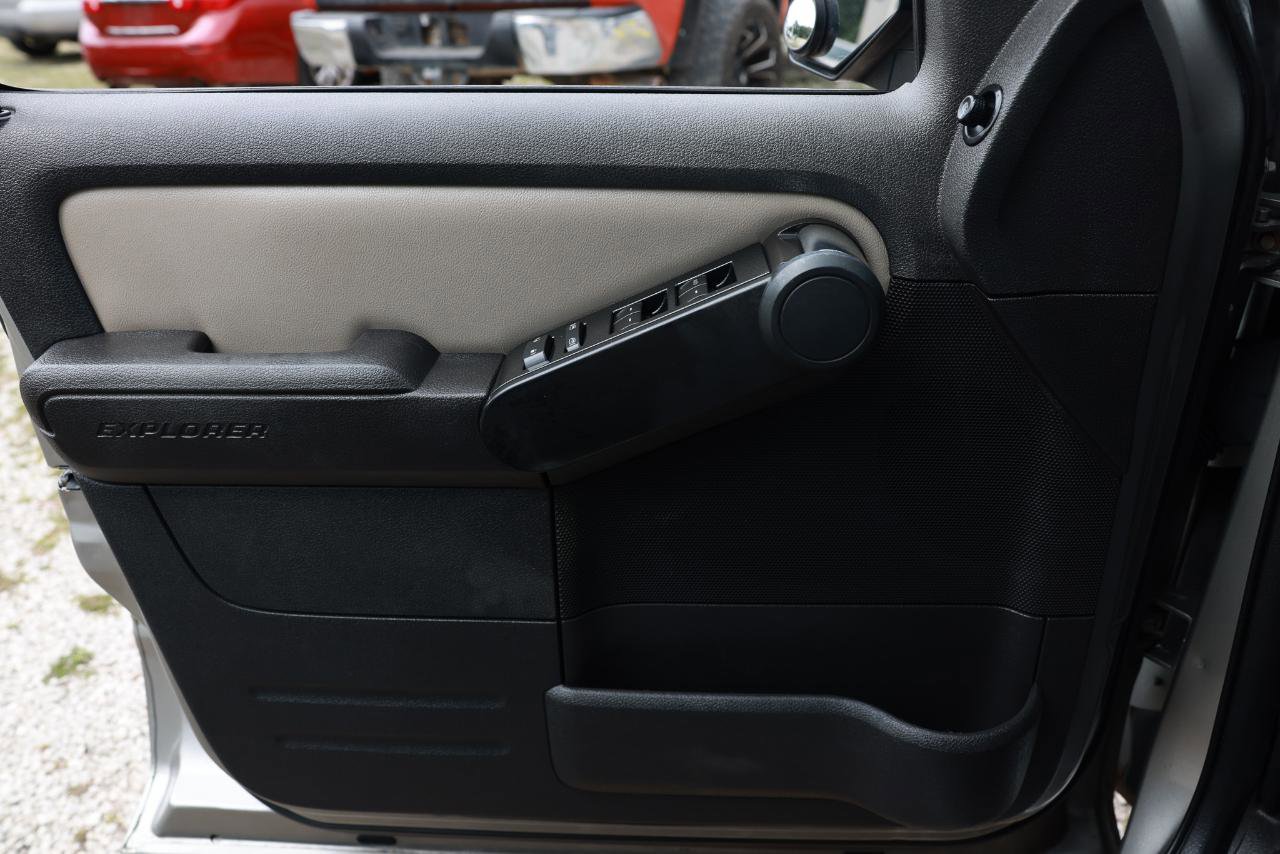 Used 2008 Ford Explorer Sport Trac Limited RWD image 39