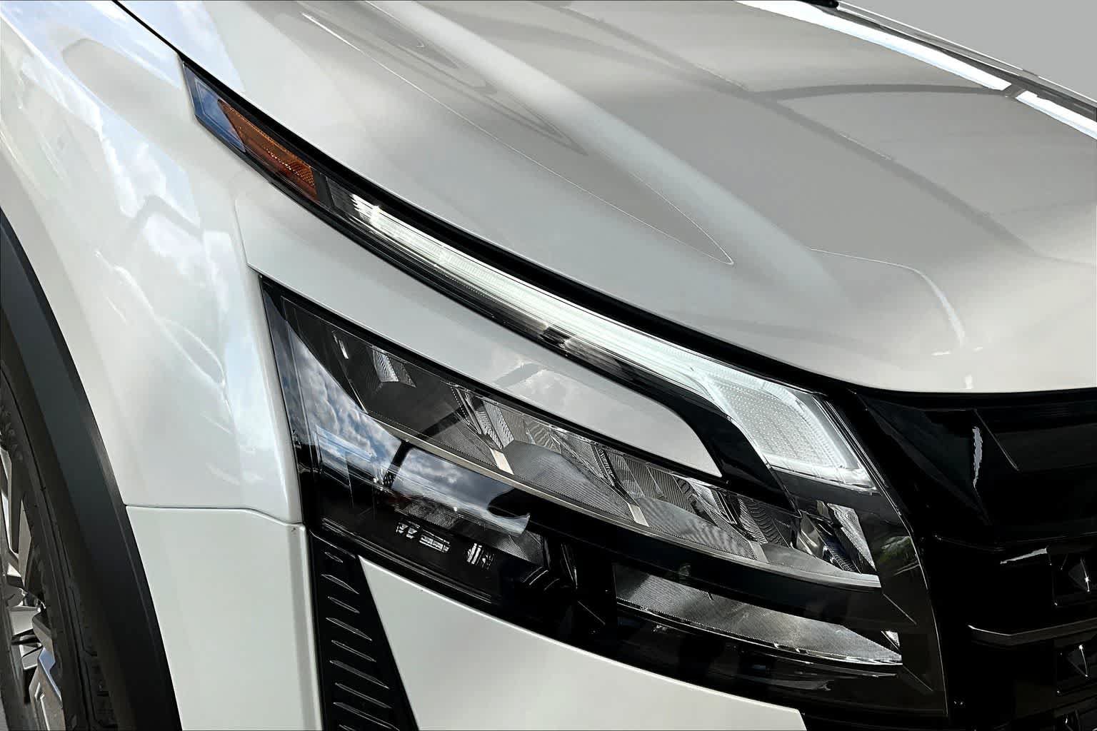 New 2026 Nissan Pathfinder SL FWD image 18