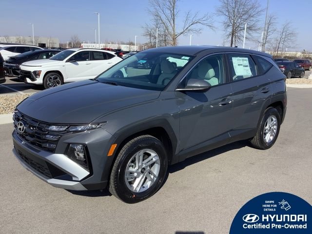 Certified 2025 Hyundai Tucson SE AWD/4WD image 1