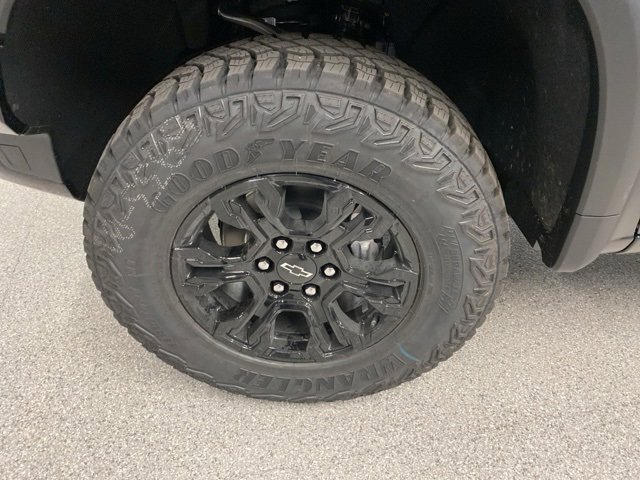 New 2026 Chevrolet Silverado 1500 ZR2 w/ Dark Appearance Package image 10