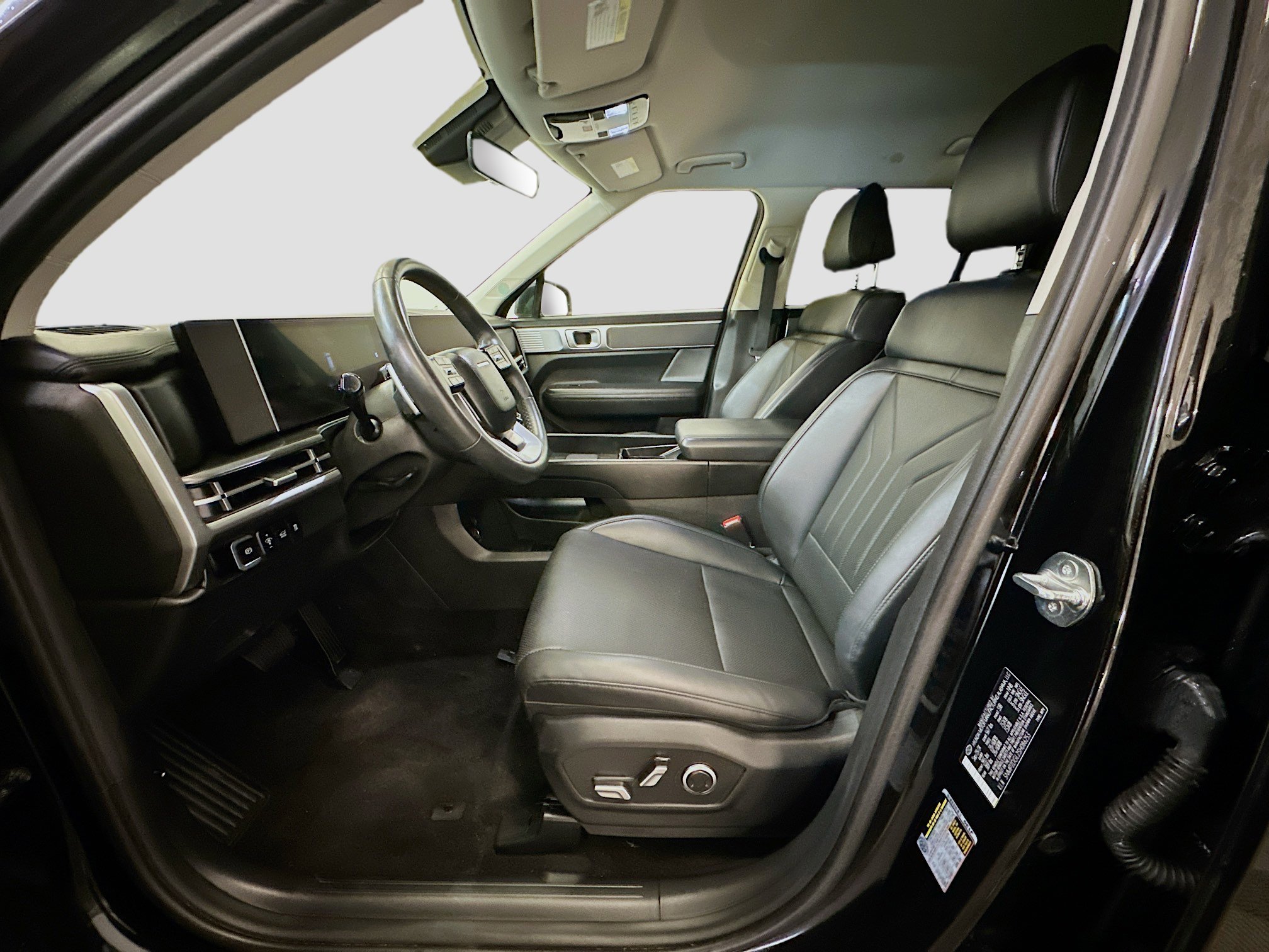 Used 2025 Hyundai Santa Fe SEL image 13