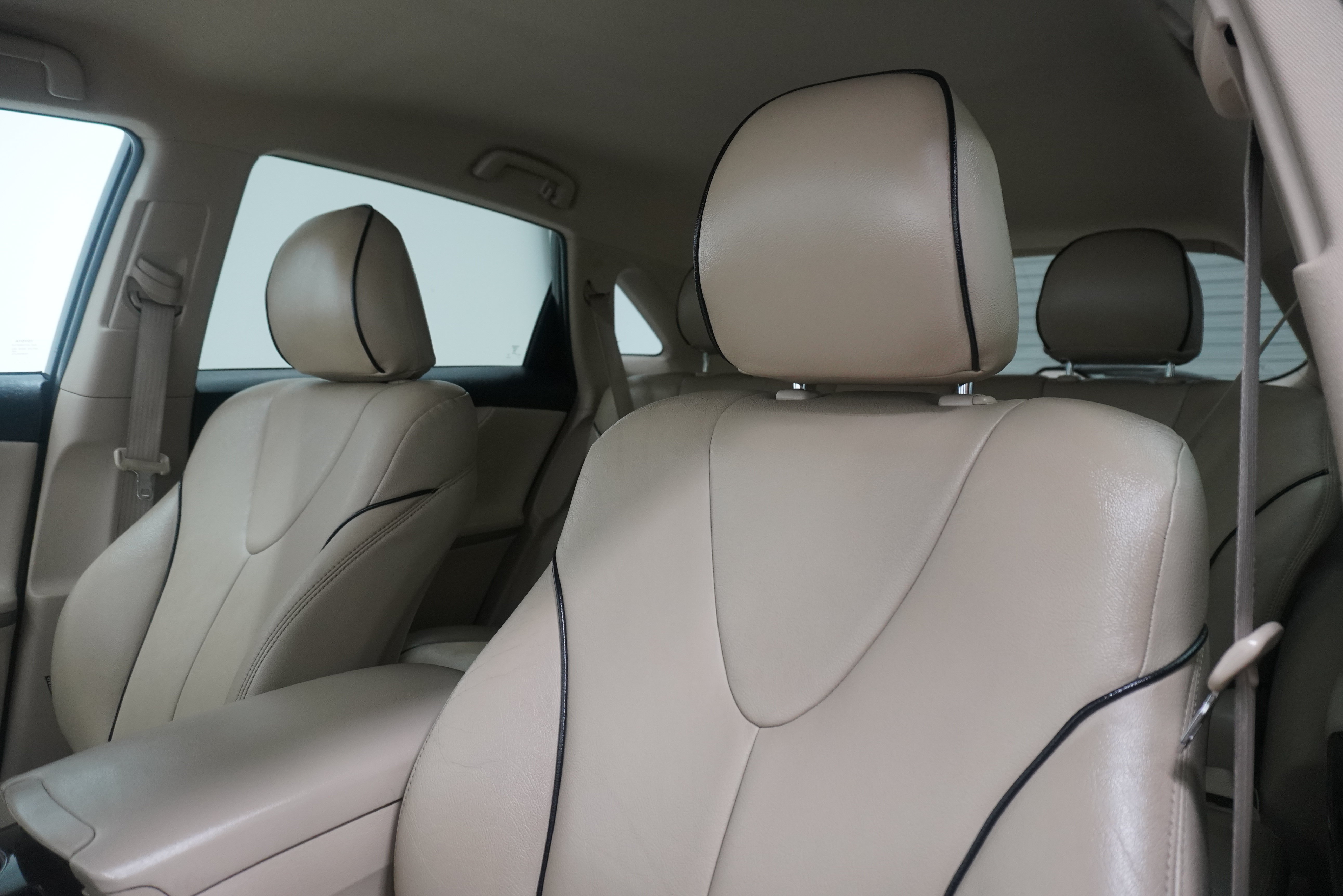 Used 2011 Toyota Venza FWD image 11