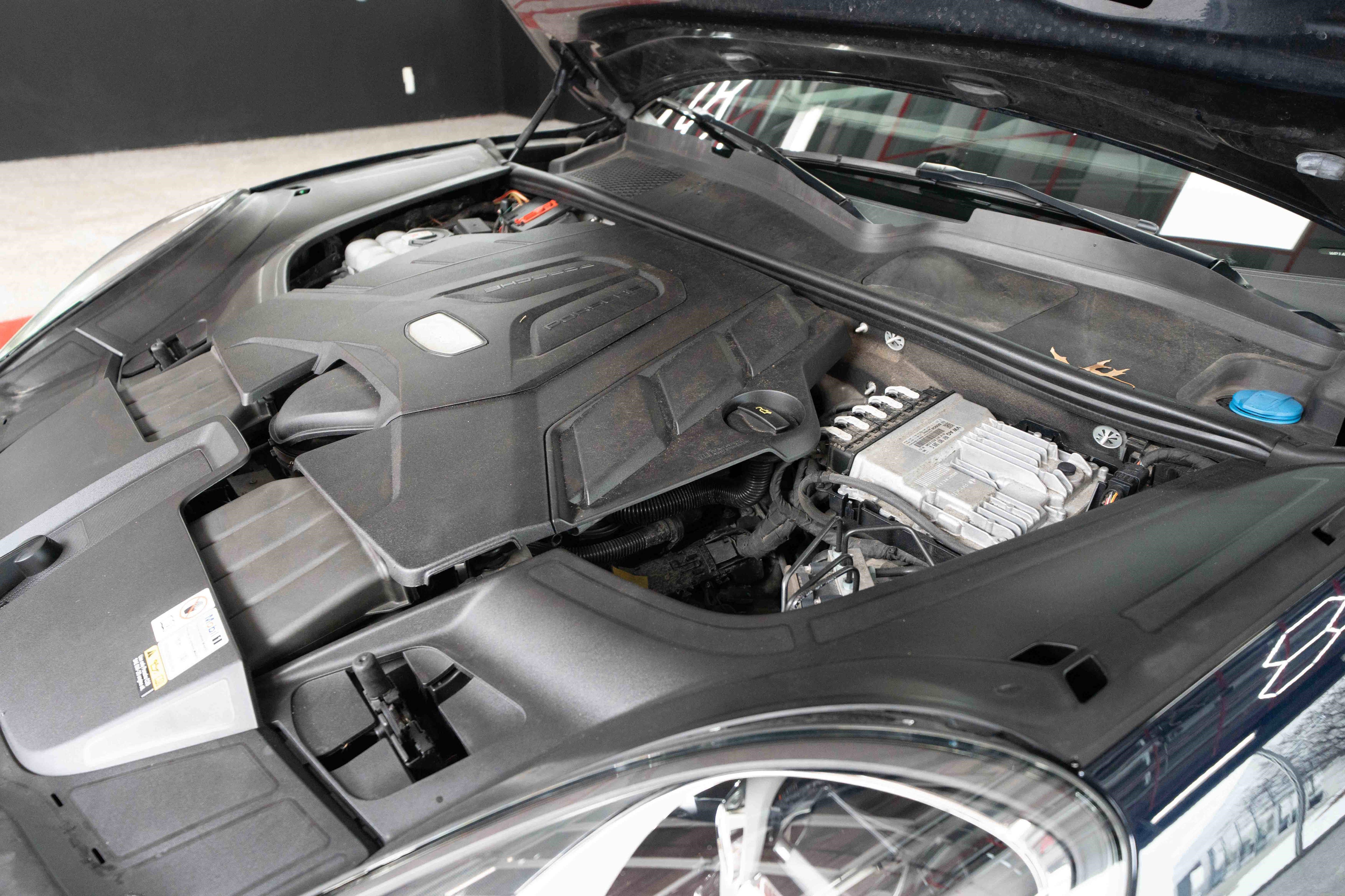 Used 2023 Porsche Cayenne image 34