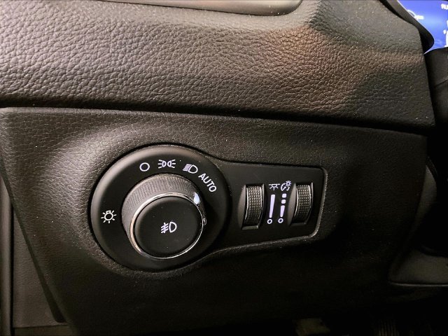 Used 2018 Jeep Compass Latitude w/ Popular Equipment Group AWD/4WD image 30