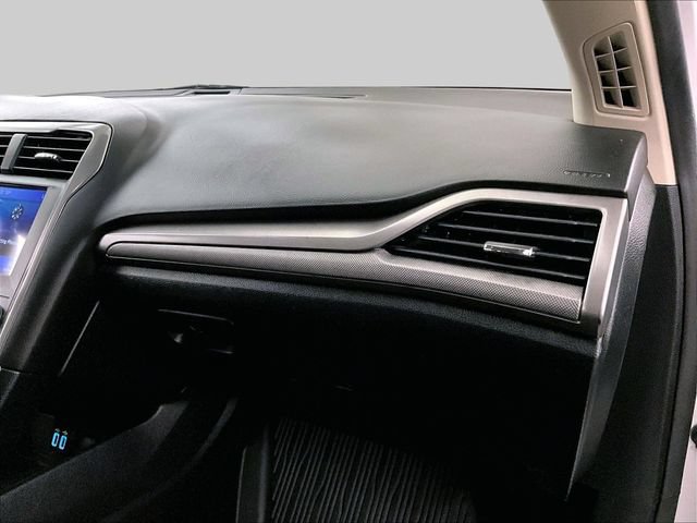 Used 2020 Ford Fusion SE FWD image 15