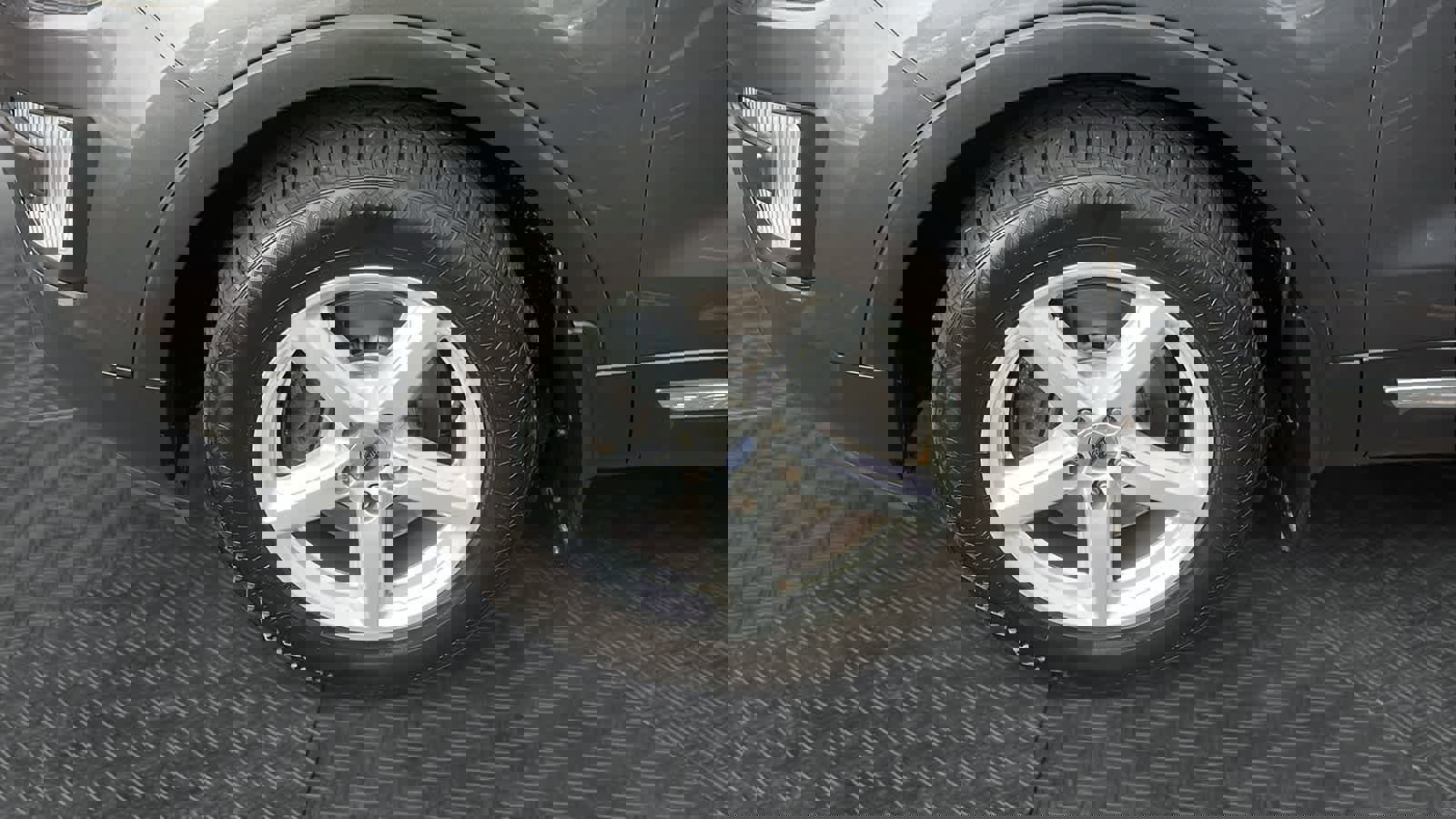 Used 2016 Ford Explorer XLT w/ Equipment Group 202A image 8