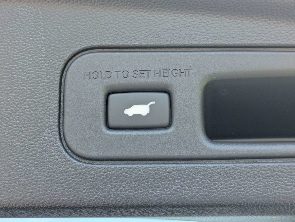 Used 2026 Acura MDX w/ Technology Package FWD image 14