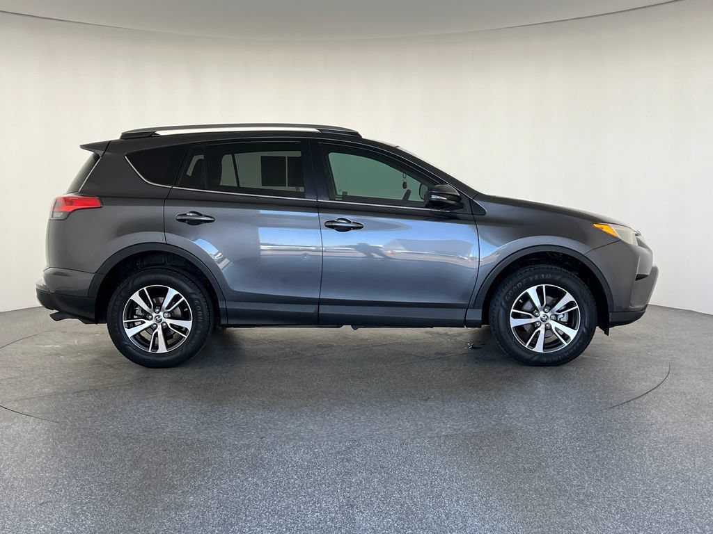 Used 2018 Toyota RAV4 XLE FWD video 2
