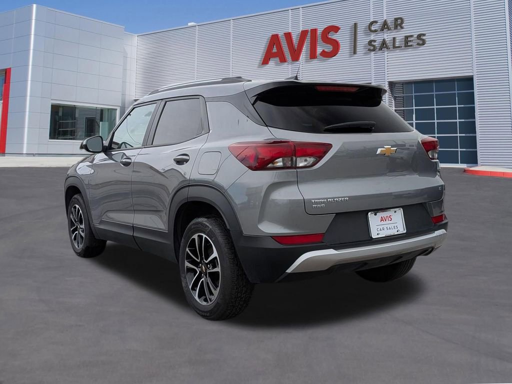 Used 2025 Chevrolet TrailBlazer LT AWD/4WD image 9