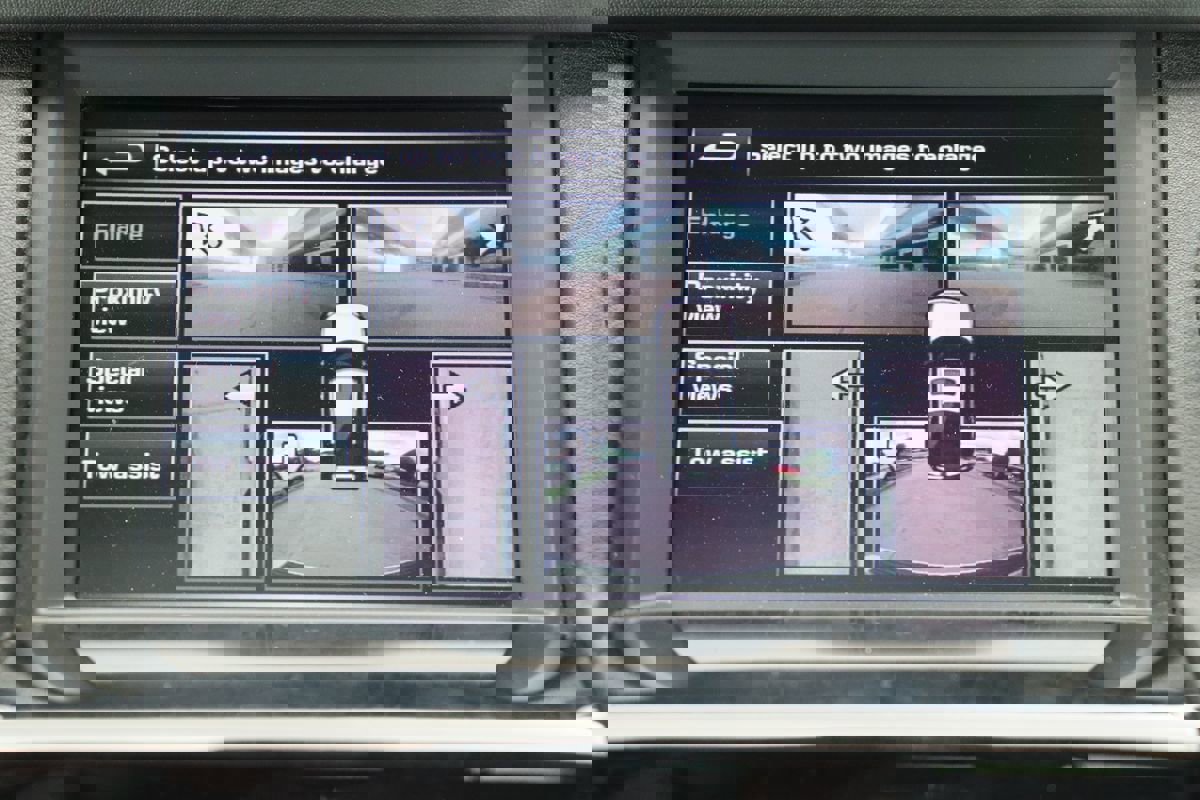 Used 2016 Land Rover LR4 HSE LUX image 24