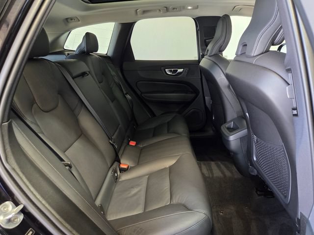 Certified 2024 Volvo XC60 B5 Plus AWD/4WD image 21