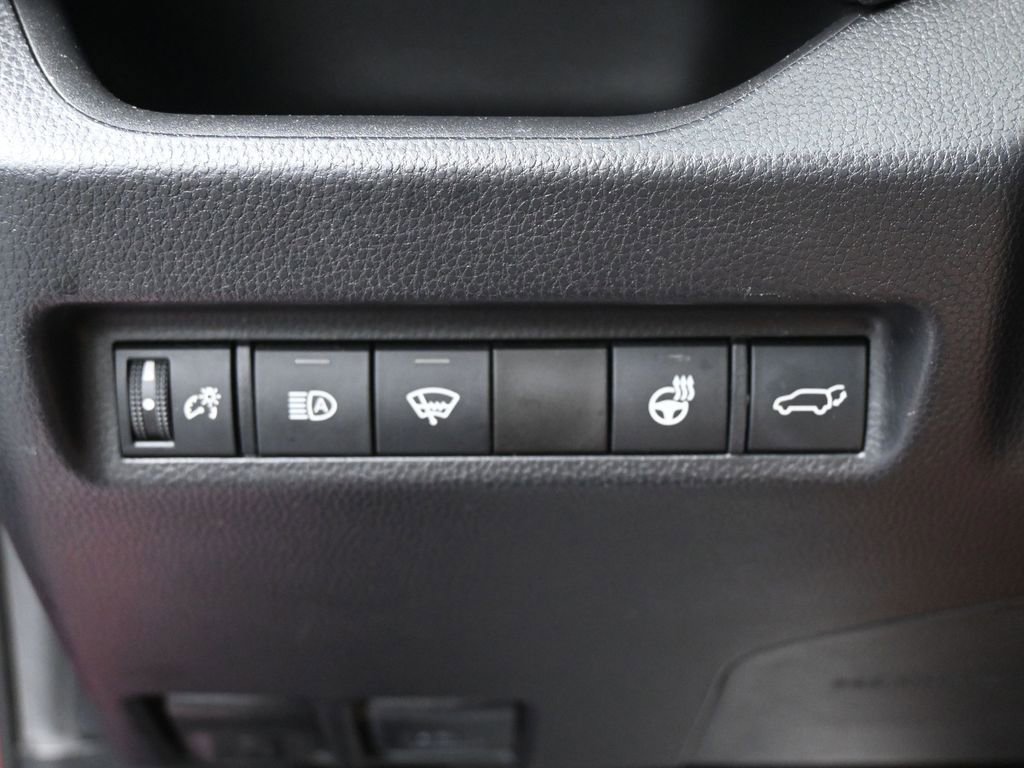 Used 2020 Toyota RAV4 XLE w/ Convenience Package image 16