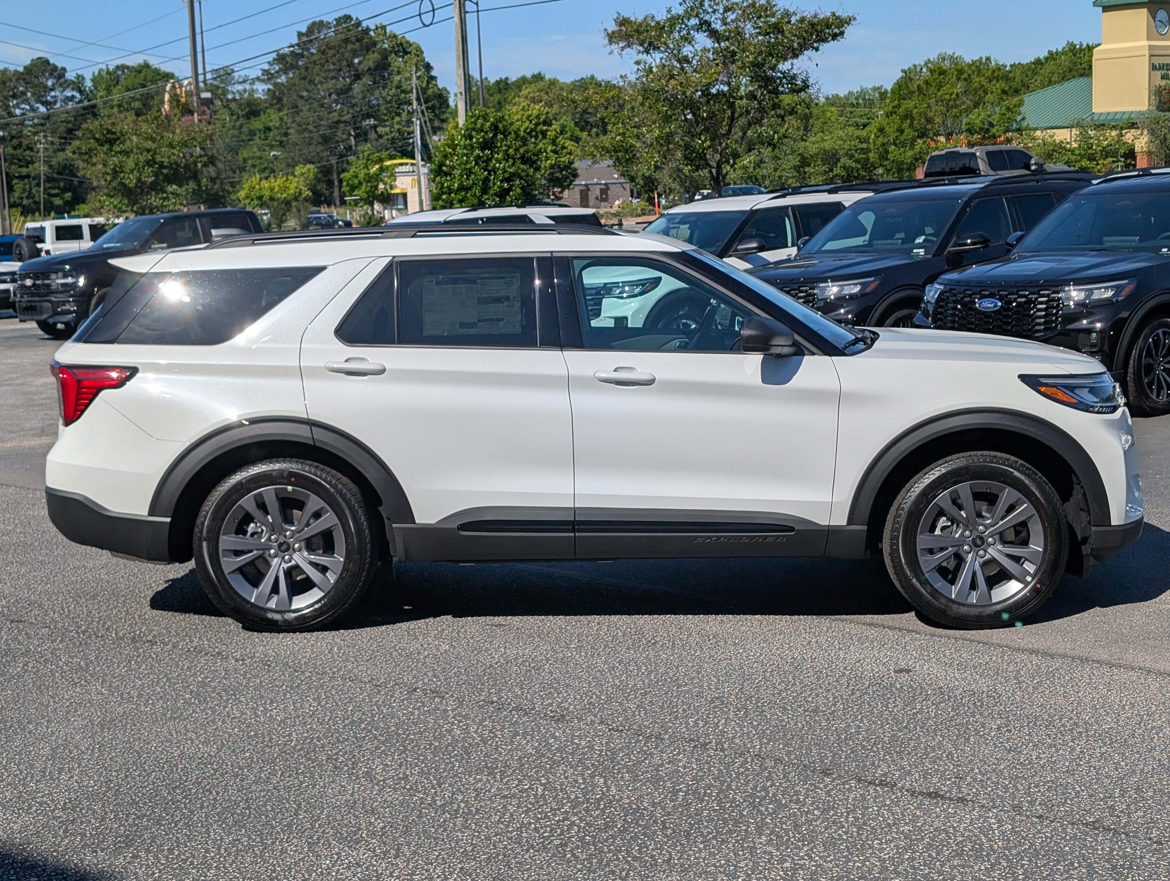 New 2026 Ford Explorer Active w/ Active Comfort Package AWD/4WD image 8