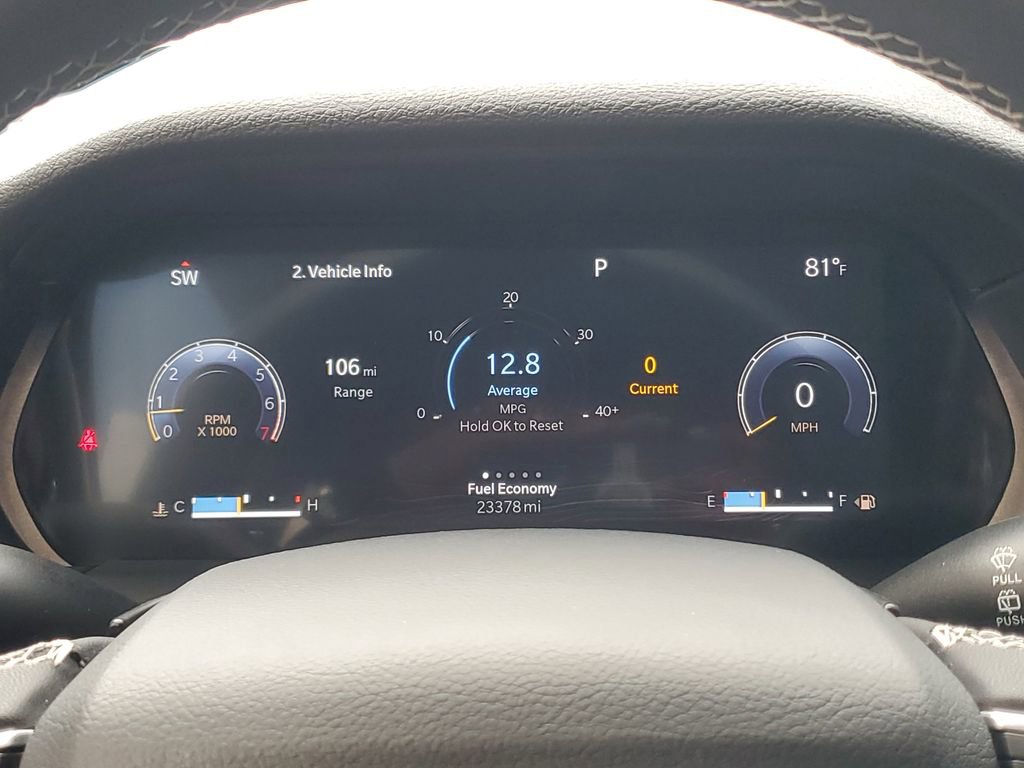 Used 2023 Jeep Grand Cherokee Laredo image 27