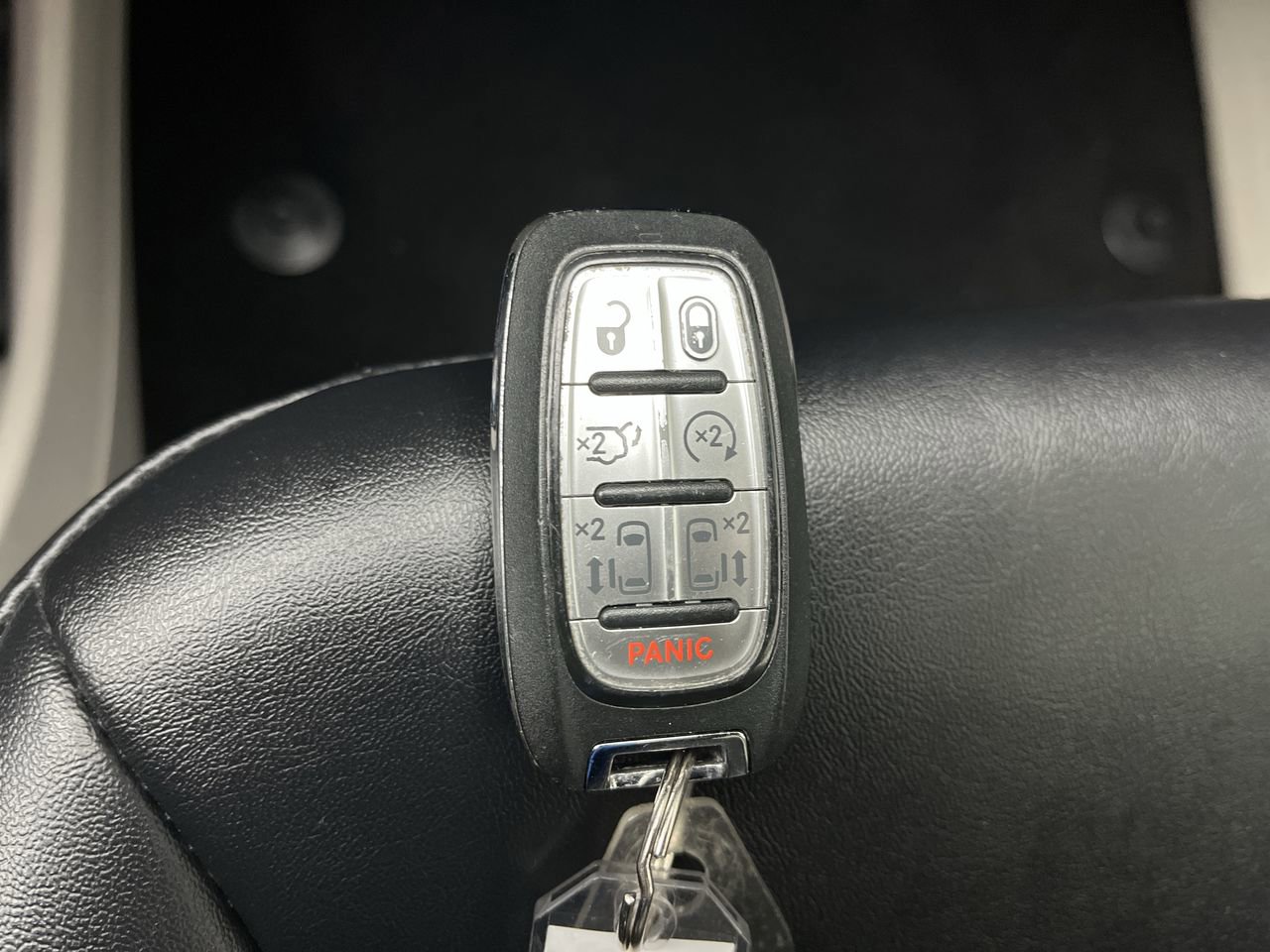 Used 2024 Chrysler Pacifica Touring-L FWD image 26