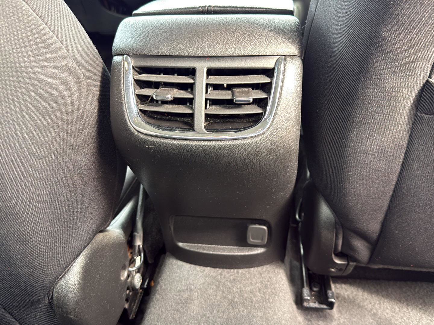 Used 2024 Chevrolet Malibu LT FWD image 17