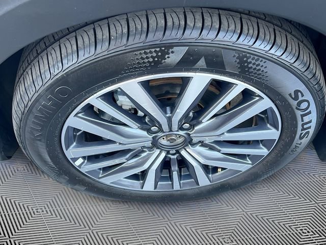 Used 2022 Nissan Kicks SV w/ Interior Electronics Package FWD image 28