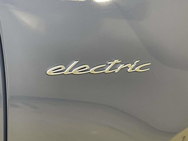 Certified 2026 Porsche Macan 4 Electric AWD/4WD image 24