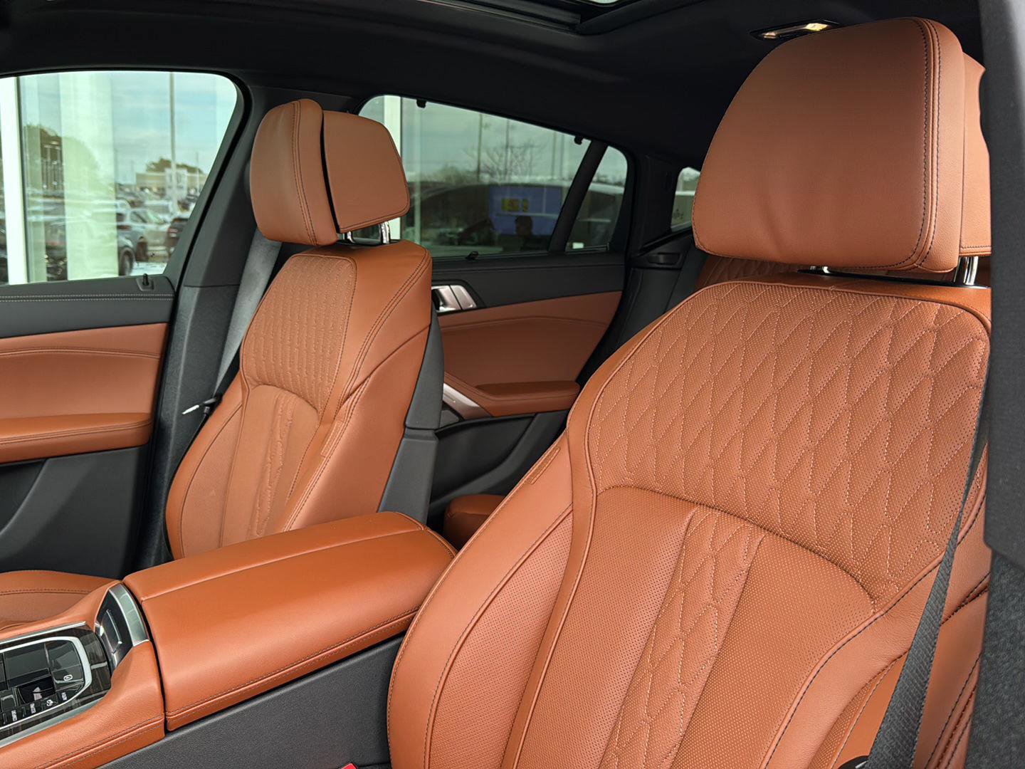 New 2026 BMW X6 xDrive40i w/ Executive Package image 25