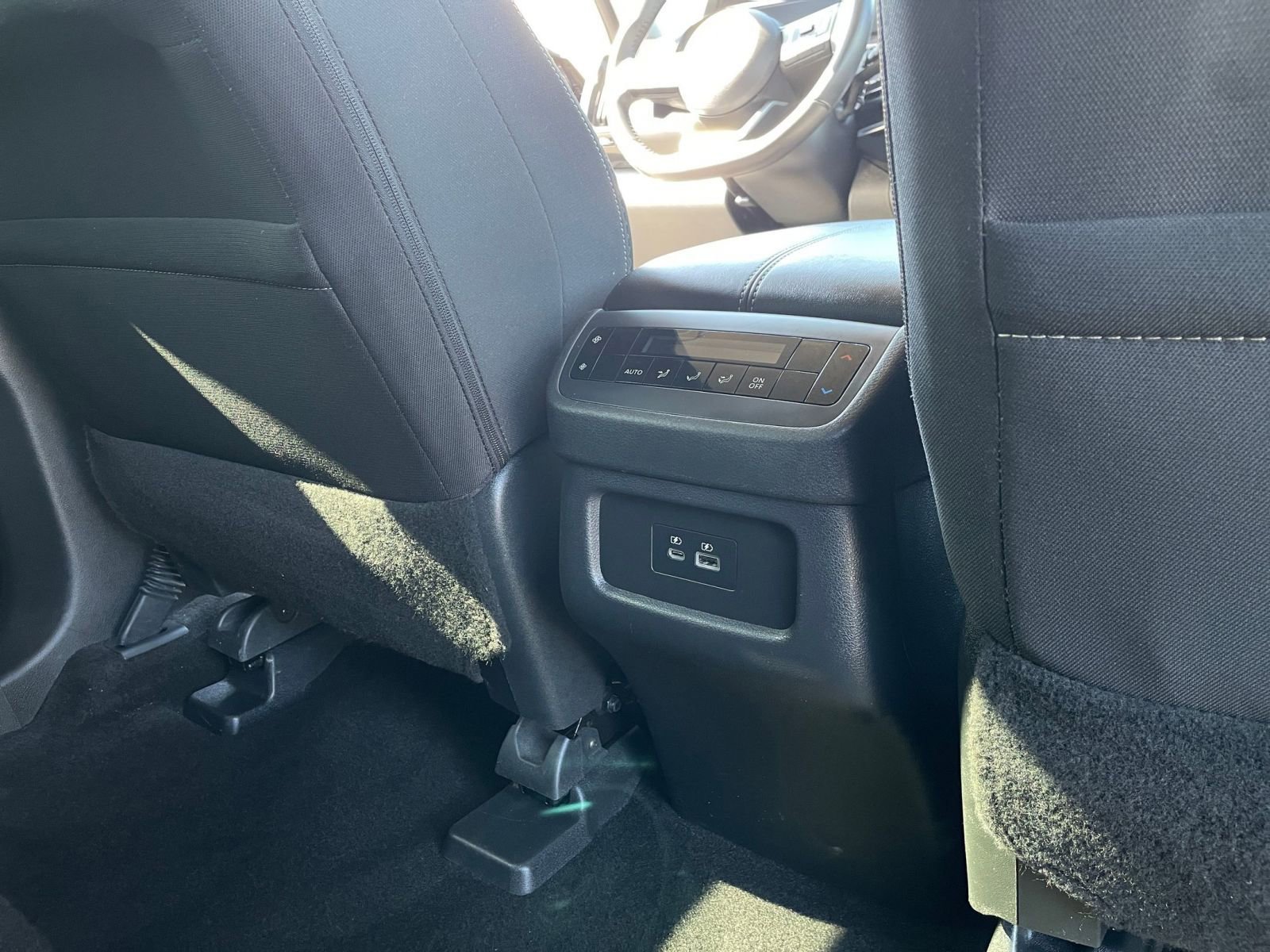 Used 2025 Nissan Pathfinder SV FWD image 24