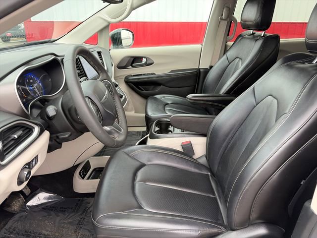 Used 2024 Chrysler Pacifica Touring-L FWD image 22