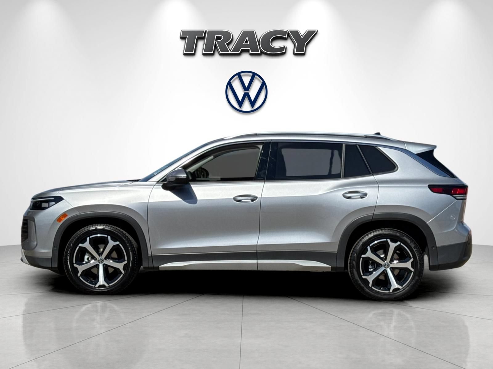 New 2026 Volkswagen Tiguan SE FWD image 7