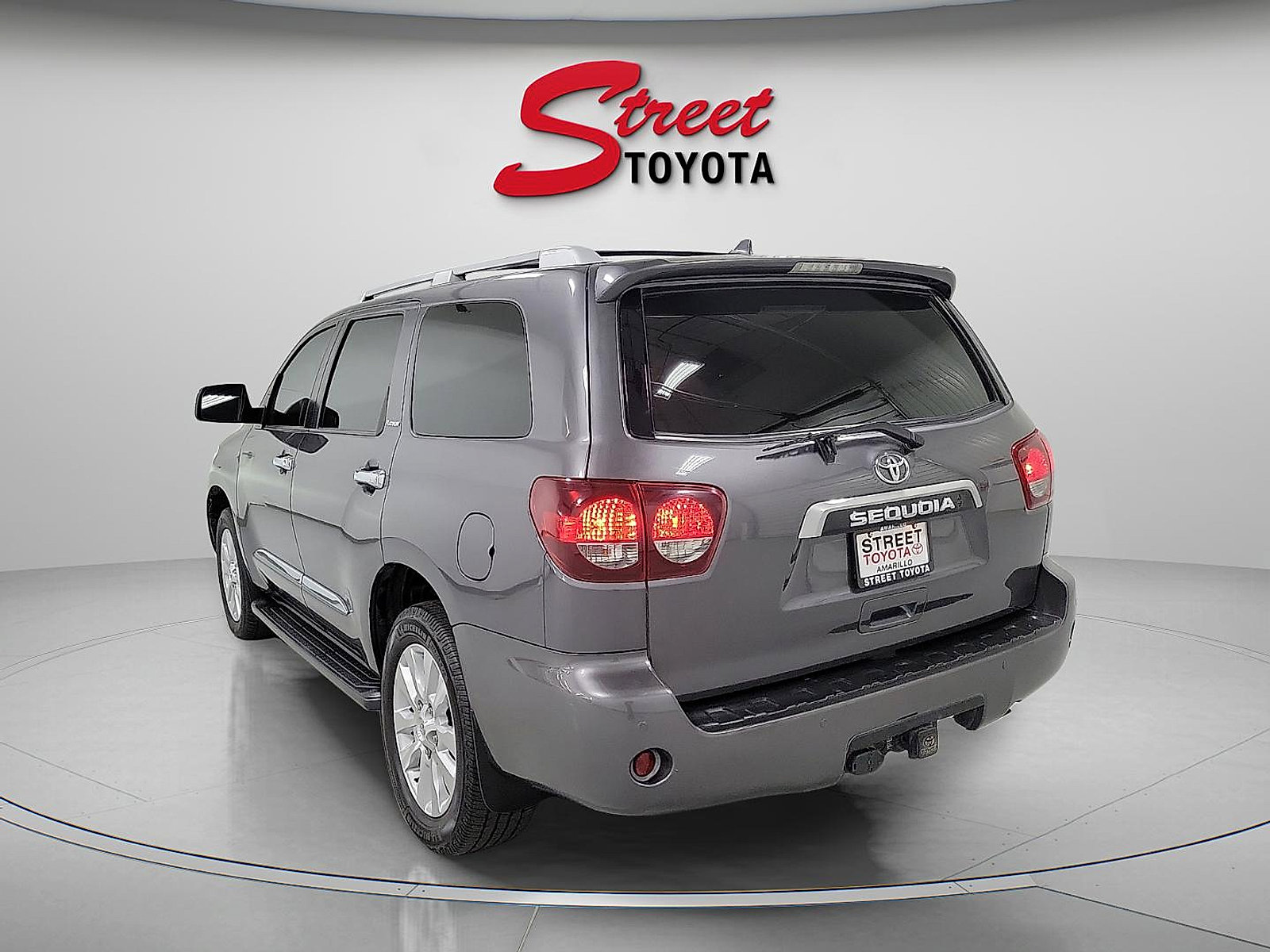 Certified 2021 Toyota Sequoia Platinum image 2