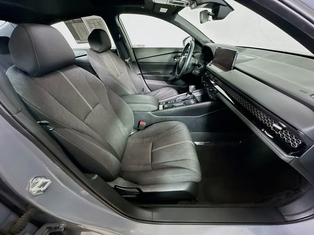 Used 2025 Honda Accord Sport image 12