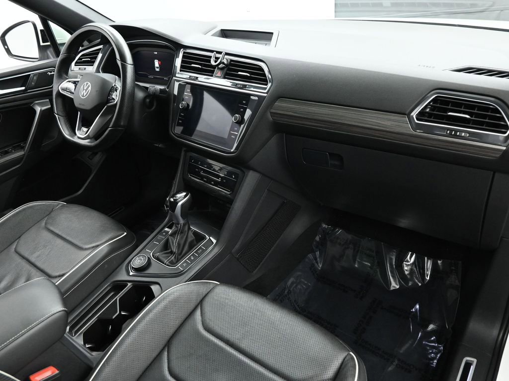 Used 2022 Volkswagen Tiguan SEL R-Line image 21