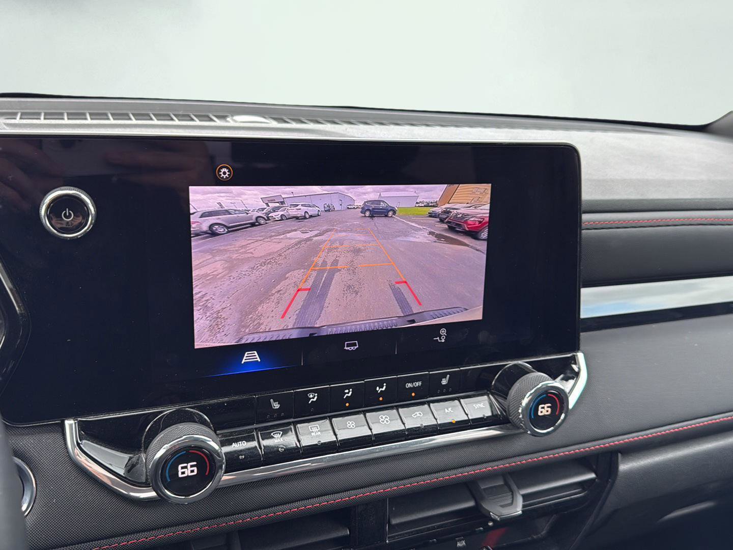 Used 2023 Chevrolet Colorado Z71 w/ Z71 Convenience Package 2 image 16