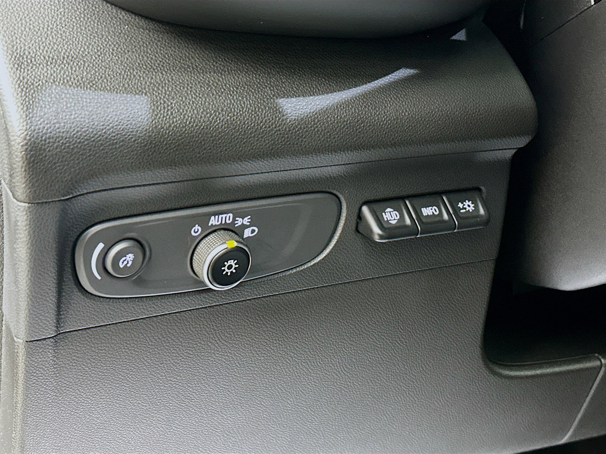 Used 2023 Buick Envision Avenir AWD/4WD image 10
