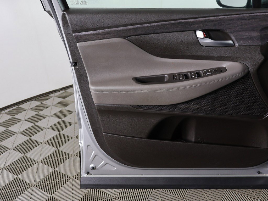 Used 2020 Hyundai Santa Fe SE image 17