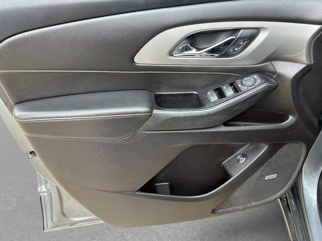 Used 2020 Chevrolet Traverse LT w/ LT Premium Package AWD/4WD image 18