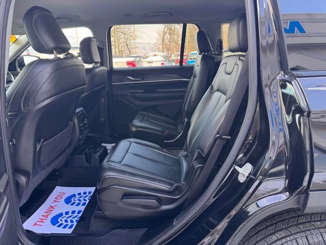 Used 2023 Jeep Grand Cherokee L Limited AWD/4WD image 25
