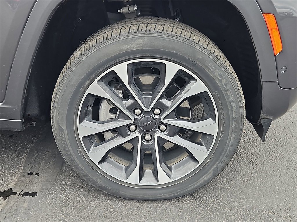 Used 2023 Jeep Grand Cherokee Overland image 30