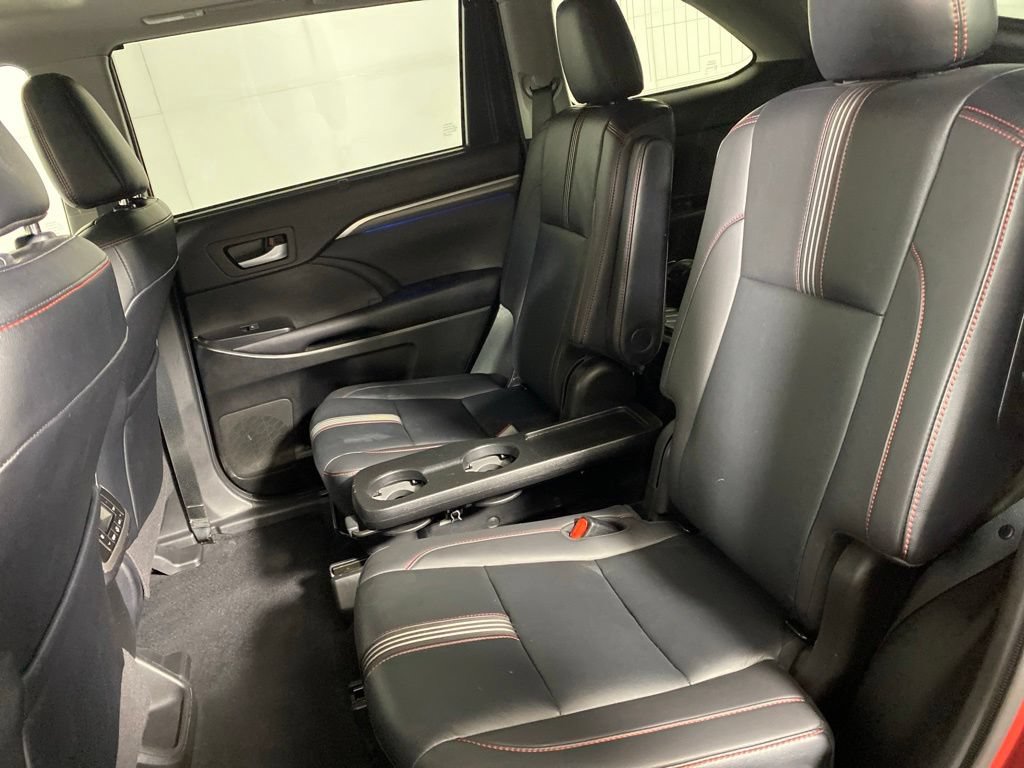 Used 2019 Toyota Highlander SE AWD/4WD image 13