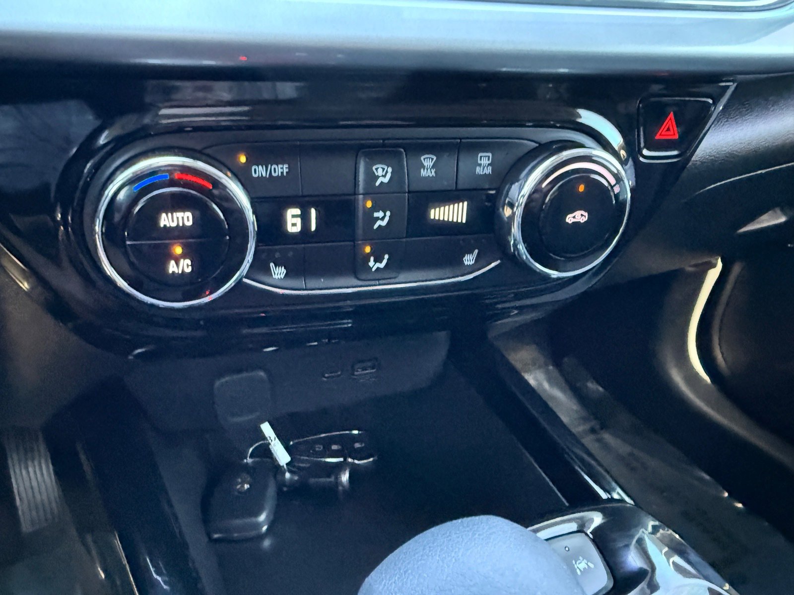 Used 2025 Chevrolet Trax LT w/ Driver Confidence Package image 22