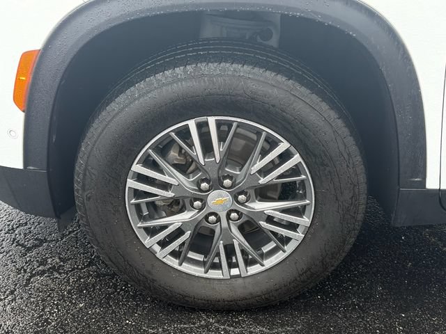 Used 2024 Chevrolet Traverse LT w/ Enhanced Driving Package FWD image 17