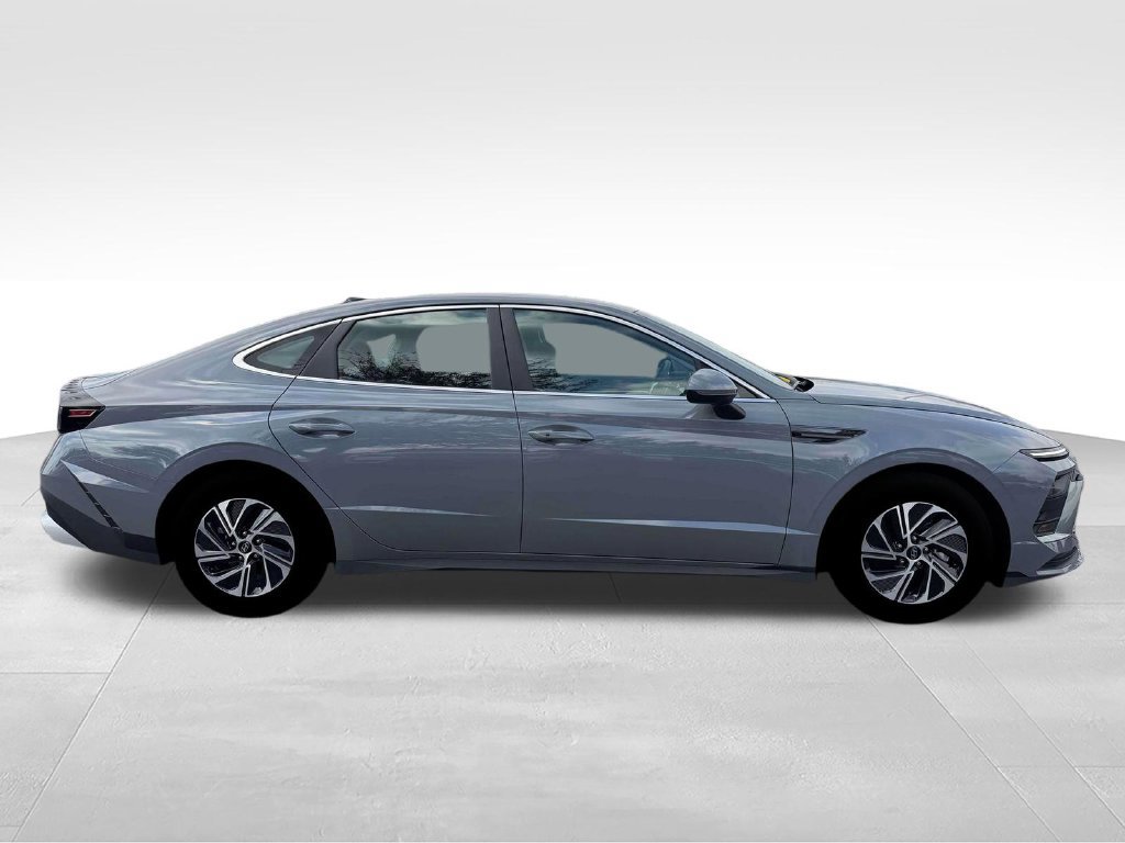 New 2026 Hyundai Sonata Blue FWD image 10