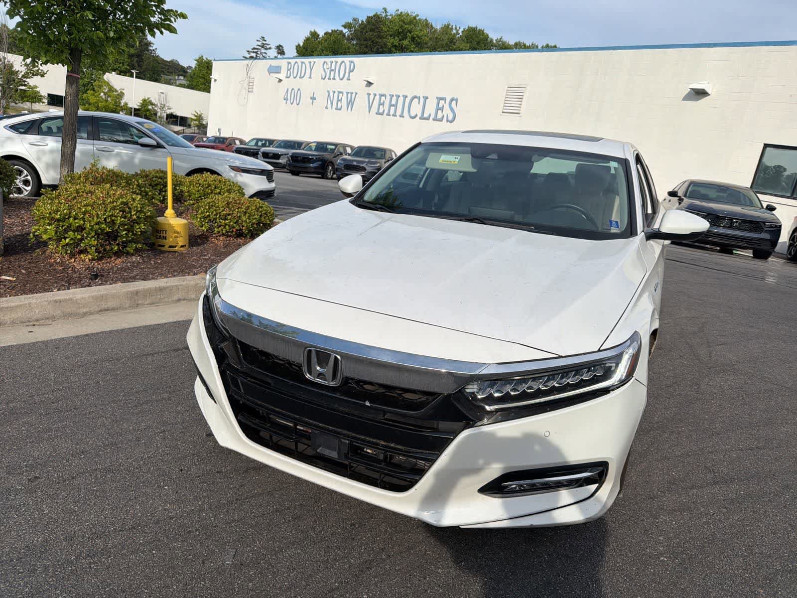 Used 2019 Honda Accord Touring image 3