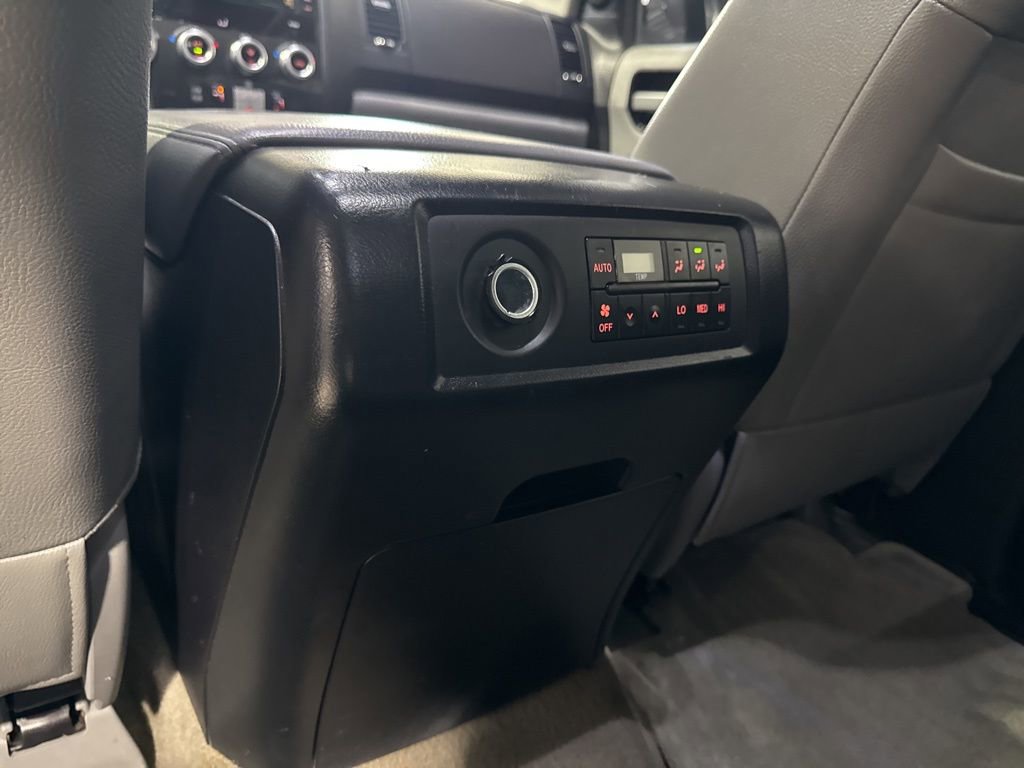 Used 2011 Toyota Sequoia Limited AWD/4WD image 38