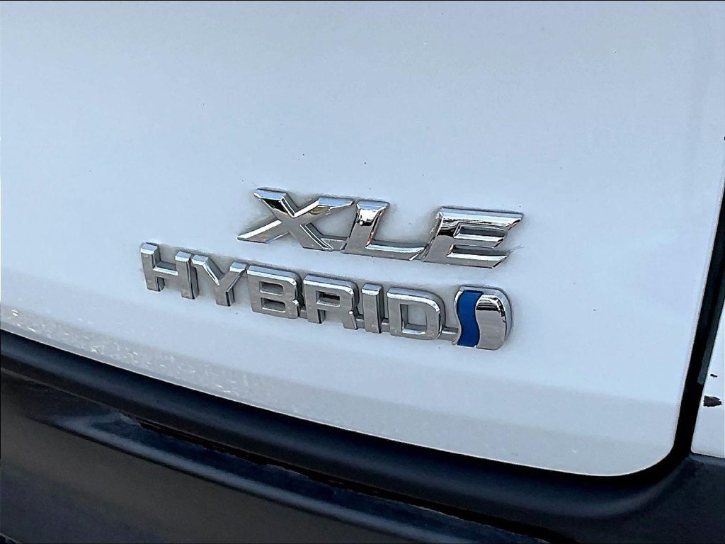 Used 2022 Toyota Sienna XLE FWD image 23