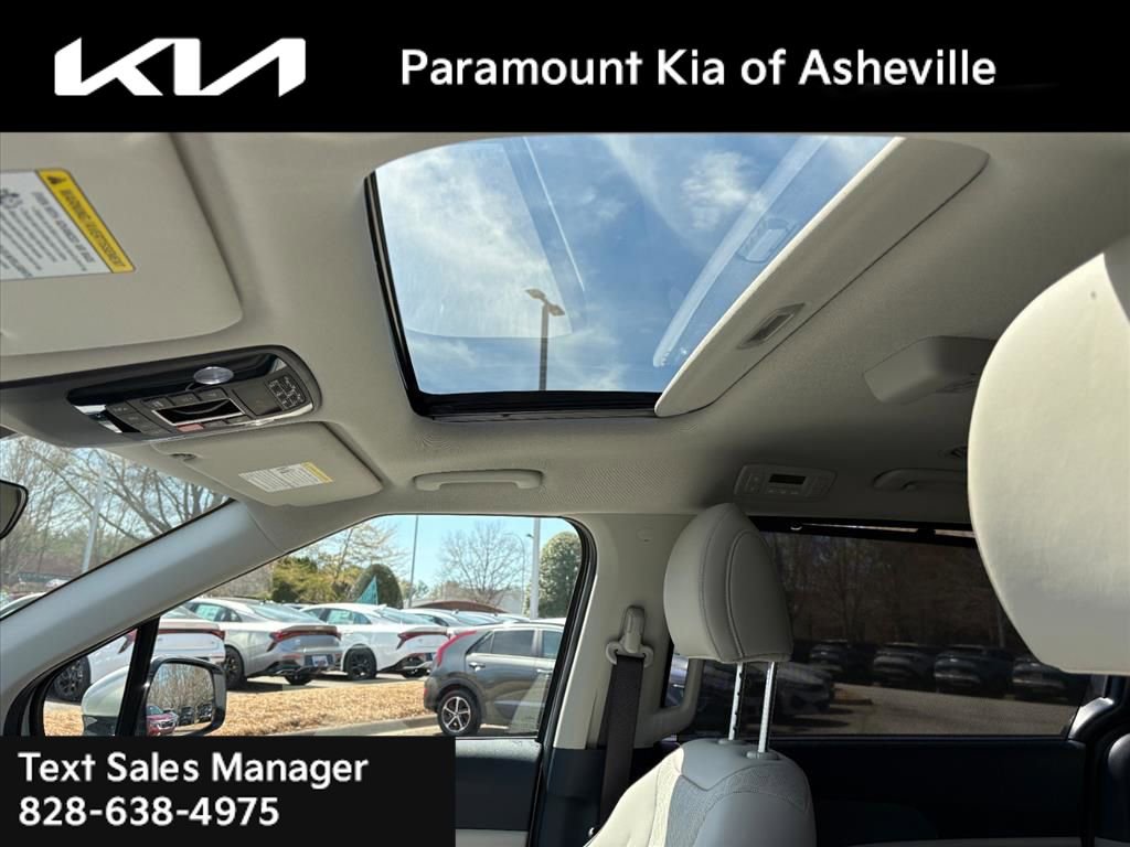 Certified 2026 Kia Carnival SX FWD image 15