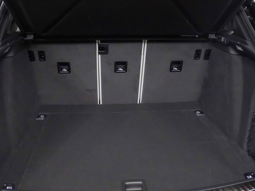 Used 2025 Porsche Macan image 13