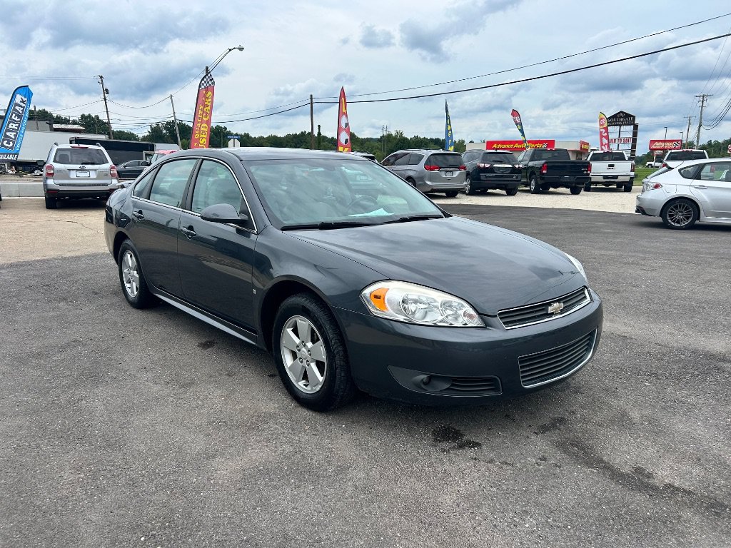 Used 2010 Chevrolet Impala LT w/ Luxury Edition Package FWD image 3
