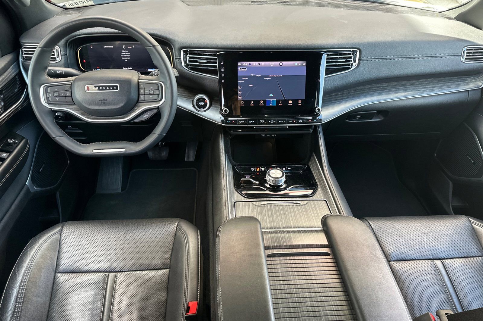 Used 2024 Jeep Wagoneer L Series II w/ Flexible Seating Group AWD/4WD image 13