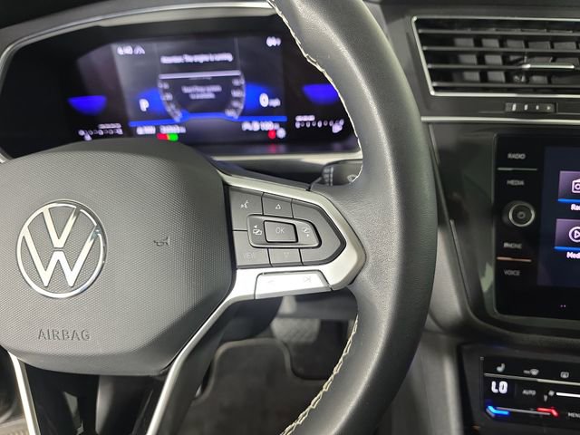 Used 2023 Volkswagen Tiguan SE w/ Panoramic Sunroof Package image 29