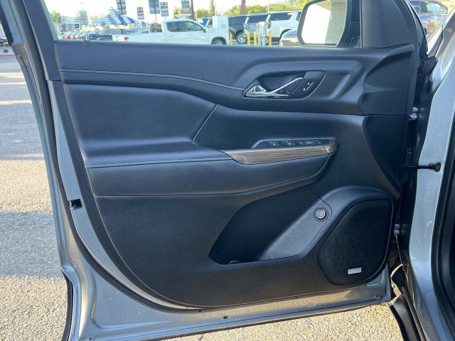 Used 2023 GMC Acadia SLE w/ Driver Convenience Package image 22