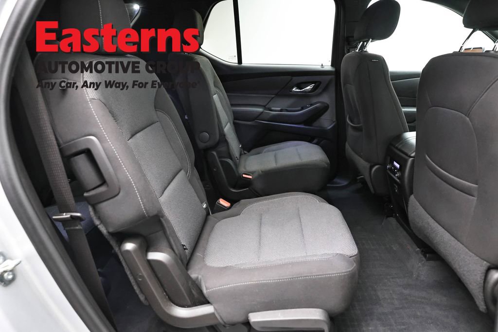Used 2022 Chevrolet Traverse LT FWD image 23